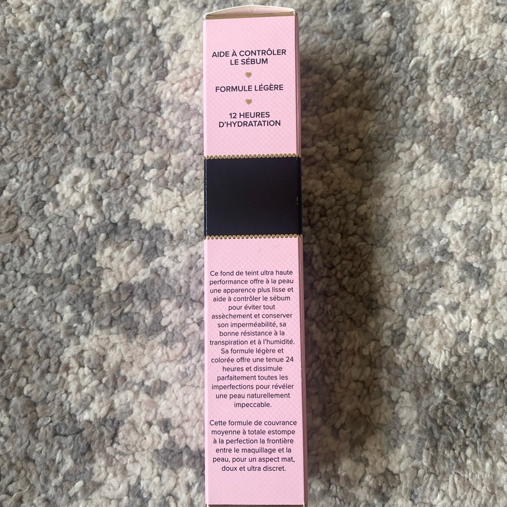 Too Faced Born This Way Soft Matte Foundation - Natural Beige - Picture 4 of 9